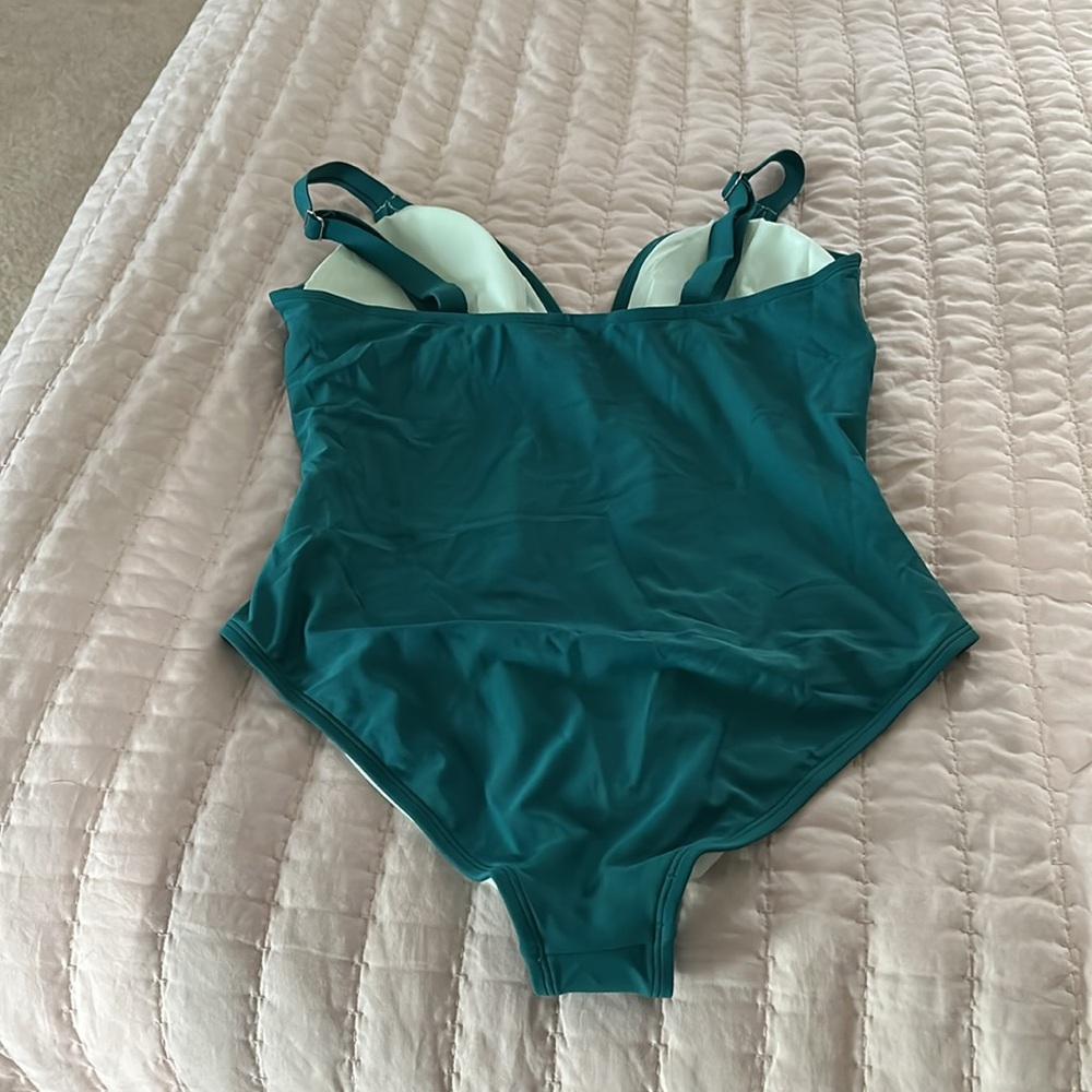 NWT Cupshe one piece green bathing suit - Picture 4 of 4